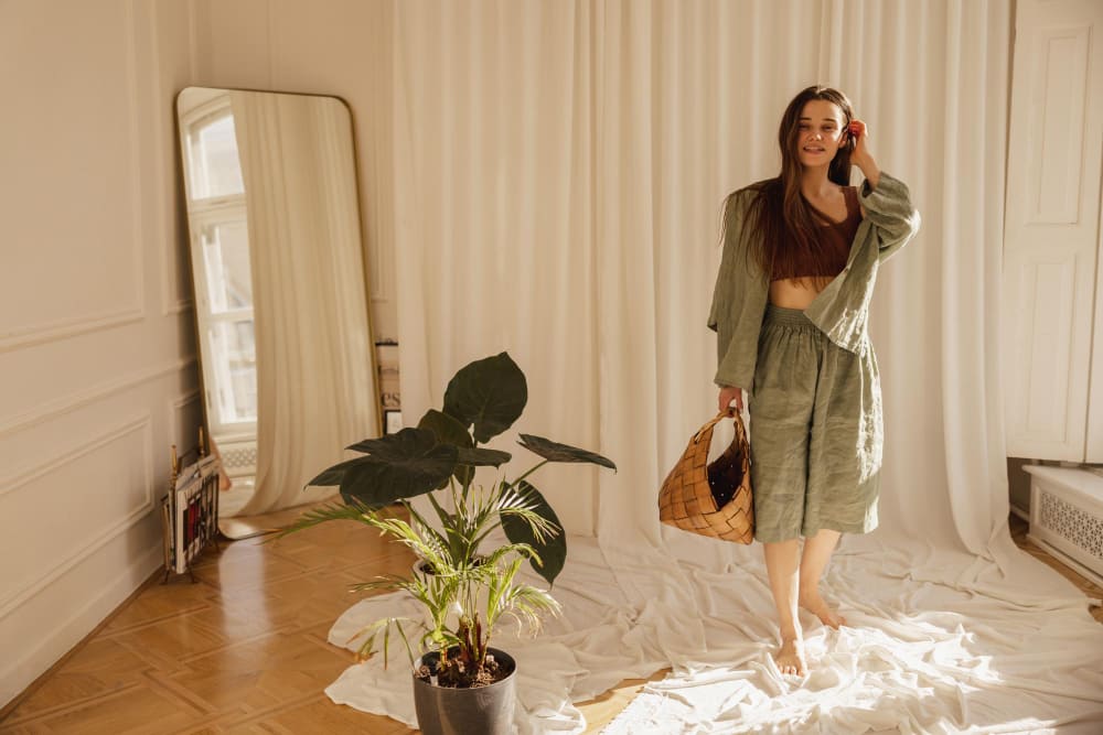 Como usar espelhos na decoração para ampliar ambientes - www.casaejardinagem.com.br